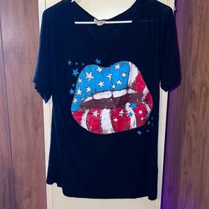 America lip T-shirt